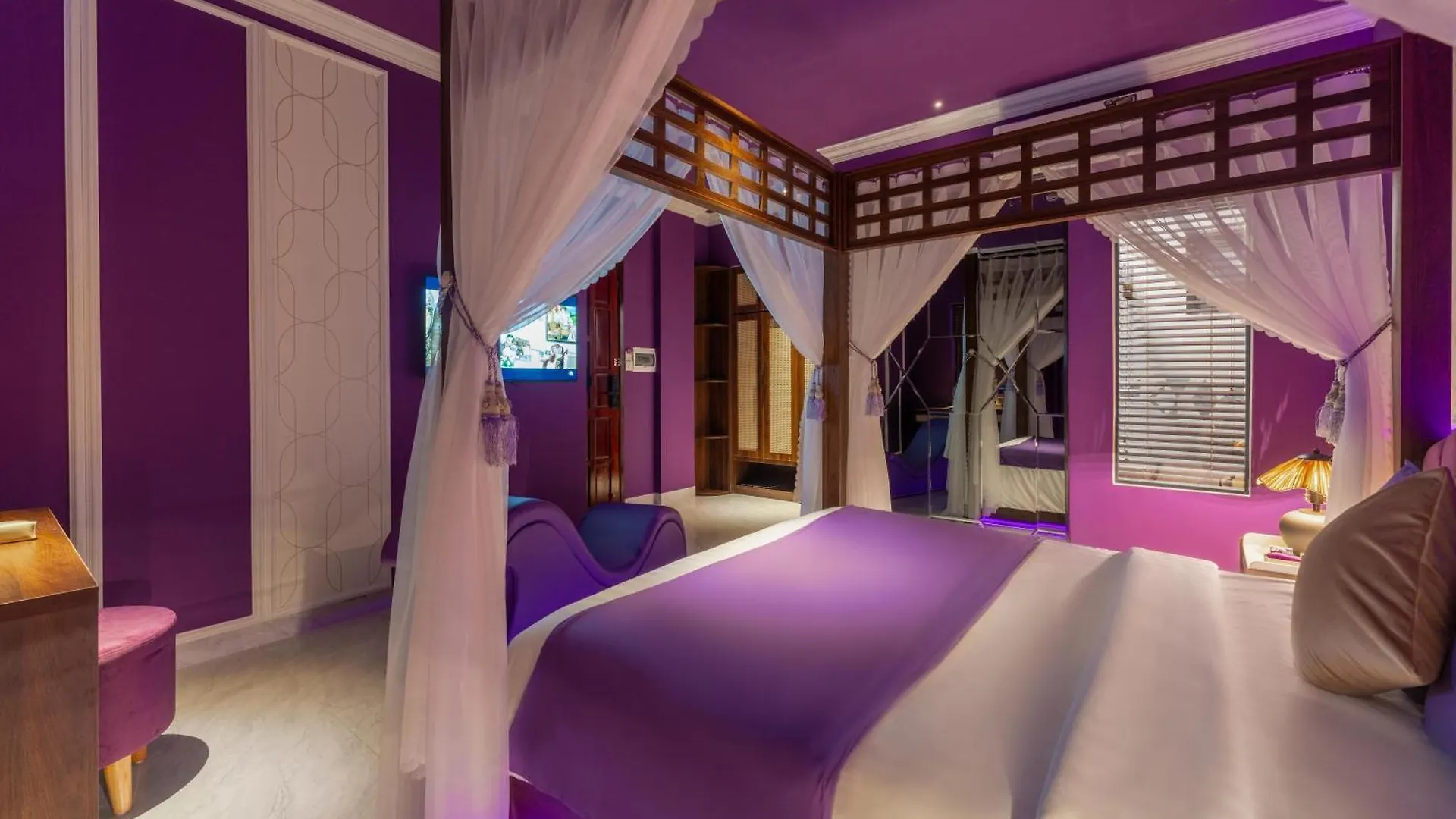 Chiic House 8 - Khach San Tinh Yeu Hotel Da Nang 0*,  Vietnam